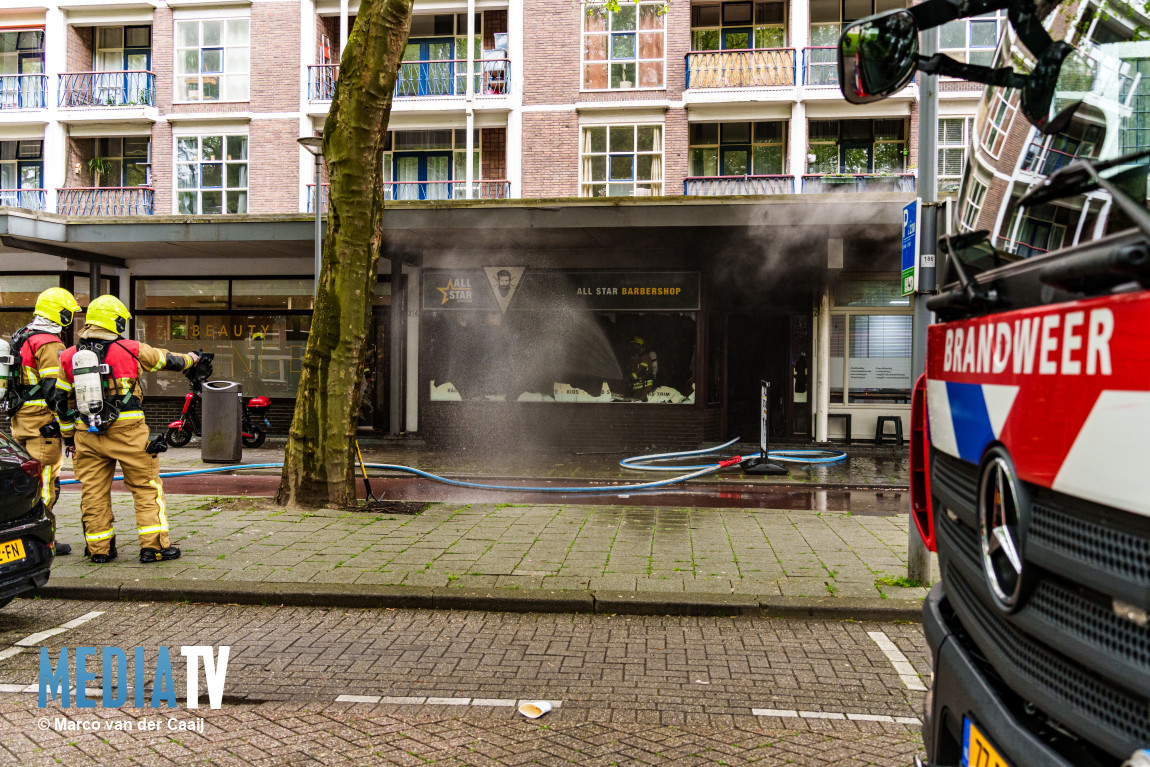 Brand verwoest kapperszaak Mijnsherenlaan in Rotterdam