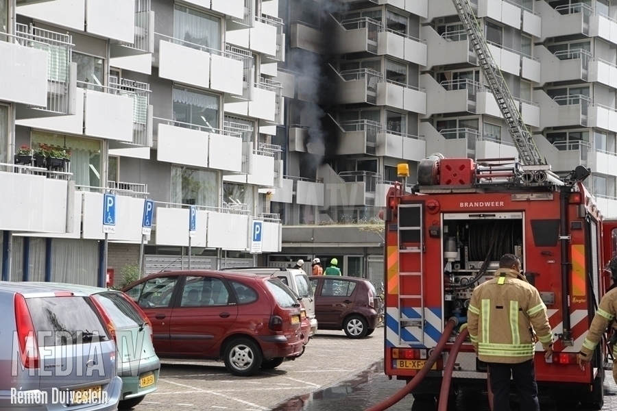 Zeer grote brand in 55+ flat Homerusplein Rotterdam