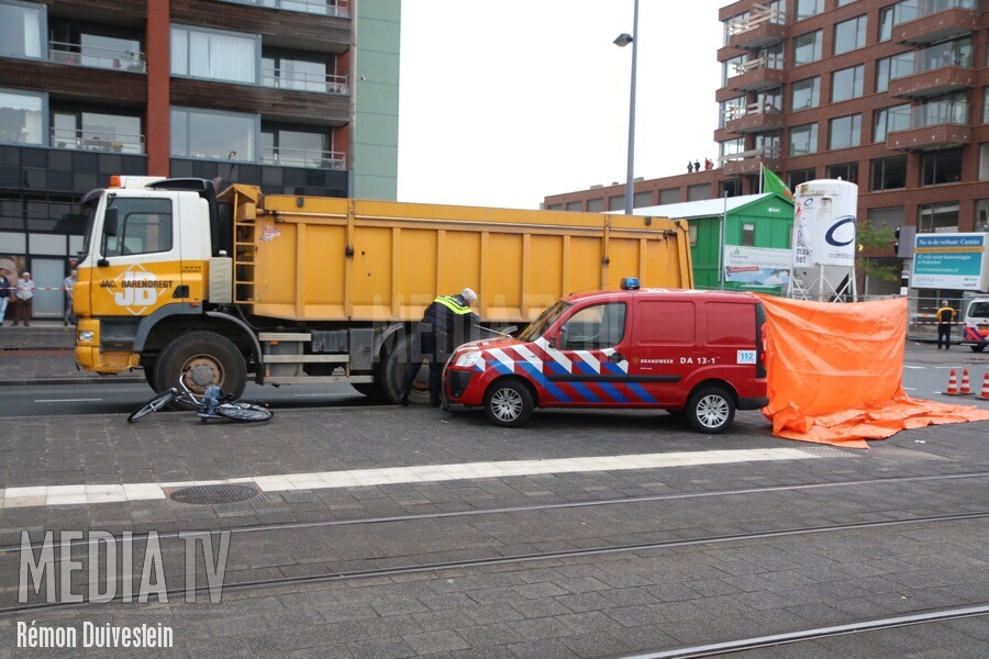 Jongetje overleden bij aanrijding Laan op Zuid Rotterdam (video)