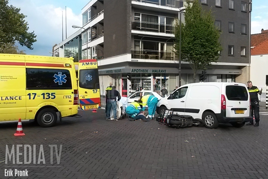 Scooterrijder gewond na ongeval op Oosthavenkade Vlaardingen