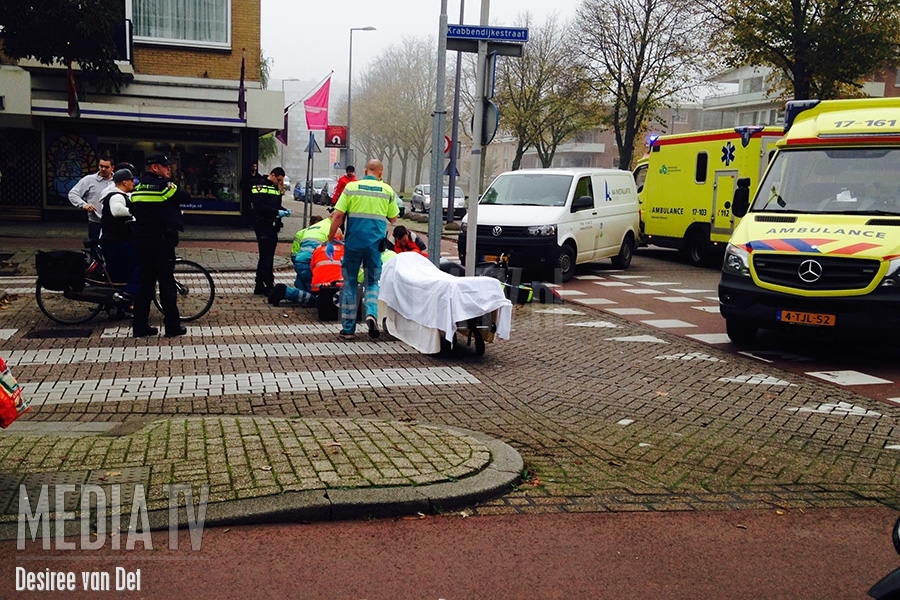 Scooterrijder gewond bij aanrijding Krabbendijkestraat Rotterdam
