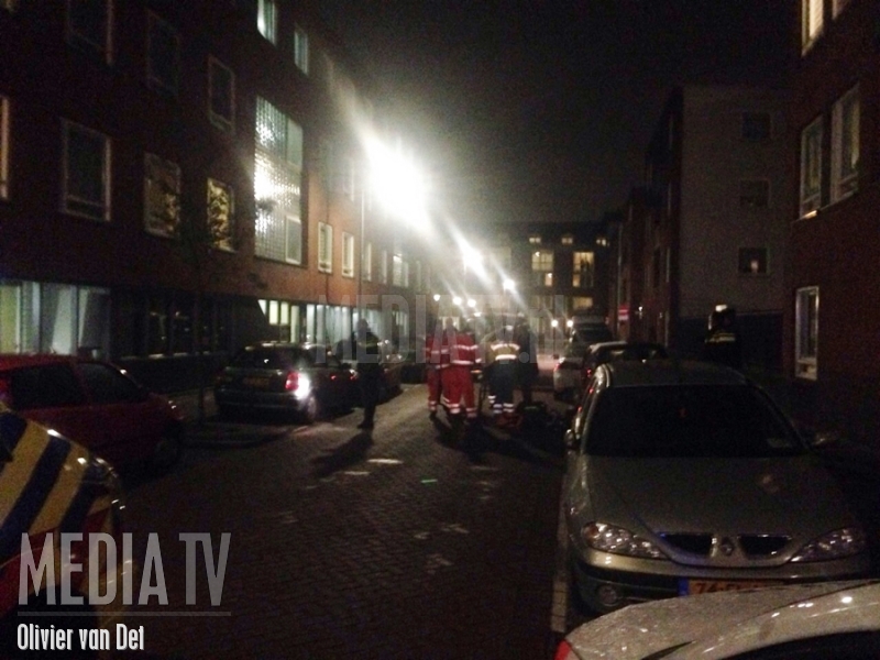 Man met schotwond in auto Palmdwarsstraat Rotterdam (video)