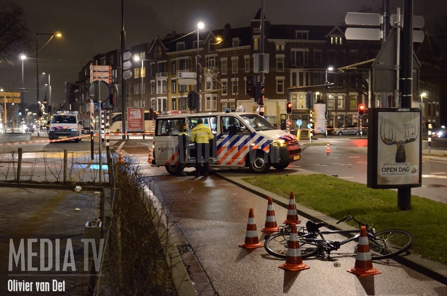 Auto doorgereden na aanrijden van fietser Weena Rotterdam (video)