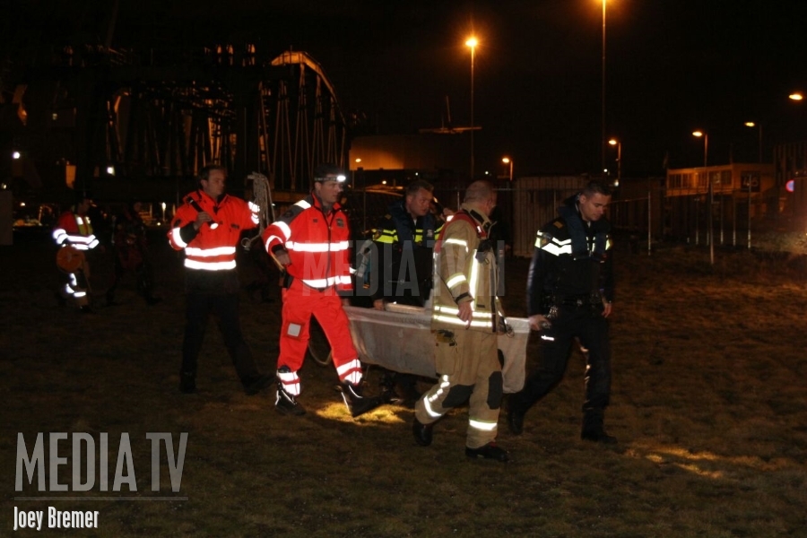 Man overboord gevallen vanaf duwboot Merwehaven Rotterdam