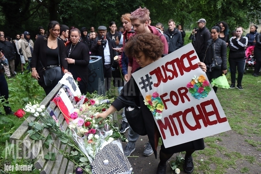 Protestmars naar Prinses Beatrixpark Schiedam voor omgekomen Mitchel Winters (video)