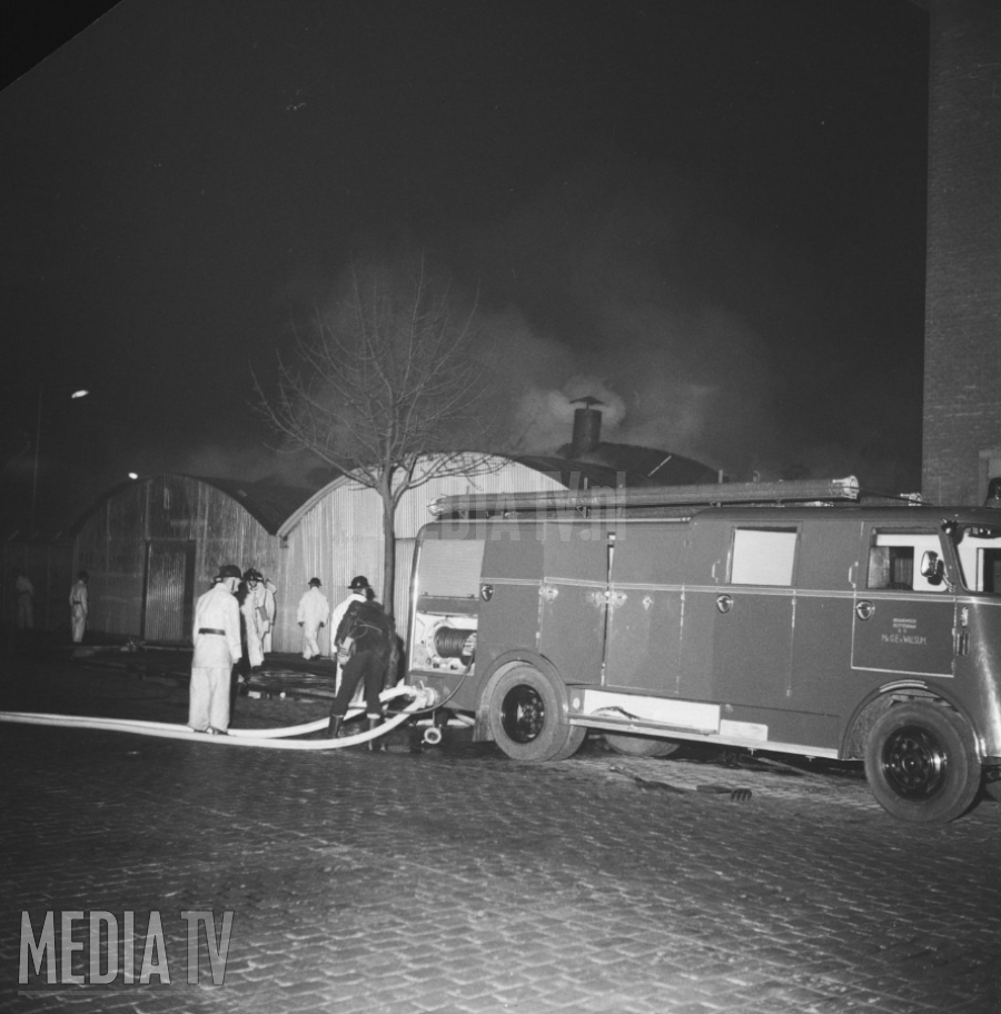 MediaTV Classics: (1964) Brand zet loods op de Vierhavenstraat in lichterlaaie