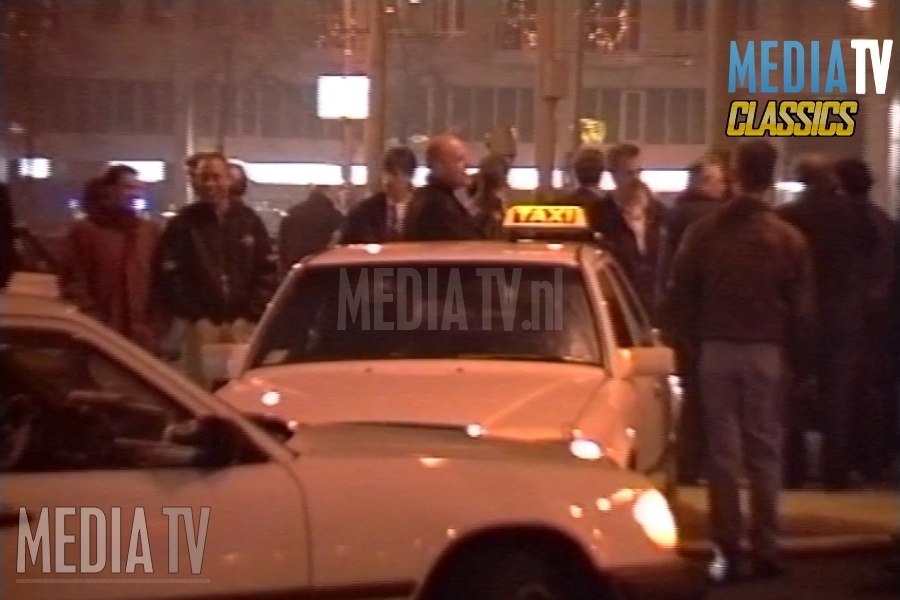 MediaTV Classics (1994): Boze taxichauffeurs blokkeren Hofplein in Rotterdam na moord op collega (video)