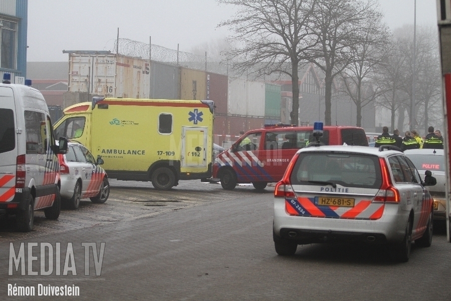 Man overleden door aanrijding met vrachtwagen Linschotenstraat Rotterdam (video)