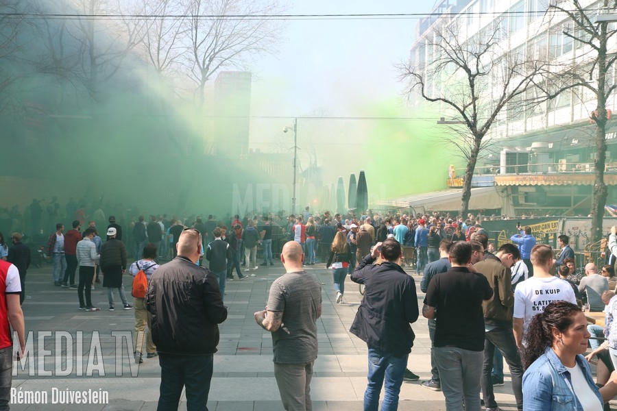 18 aanhoudingen na afloop van voetbalklassieker Stadhuisplein Rotterdam (video)