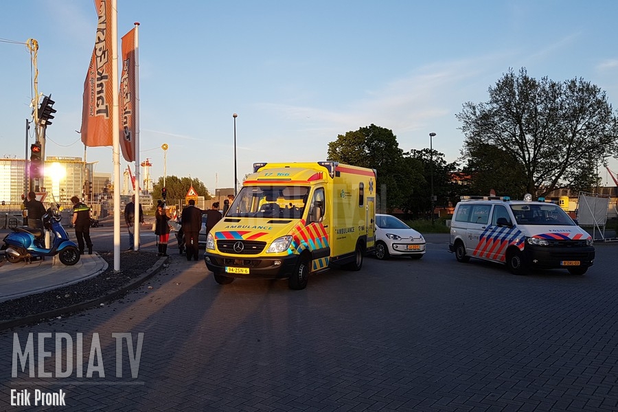 Scooterrijder lichtgewond na aanrijding Mr. L.A Kesperweg Vlaardingen