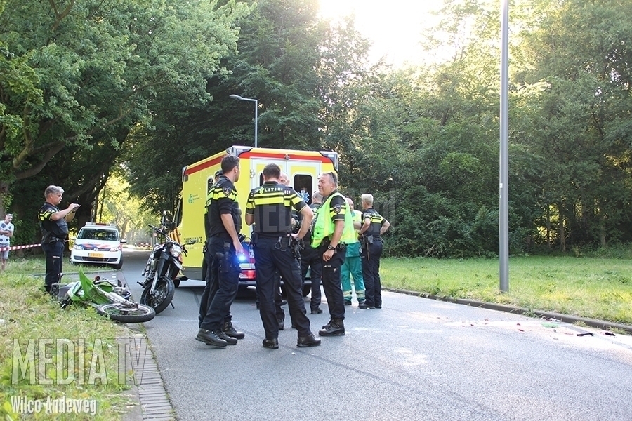 Motorrijders gewond na ongeval Maeterlinckweg Rotterdam (video)