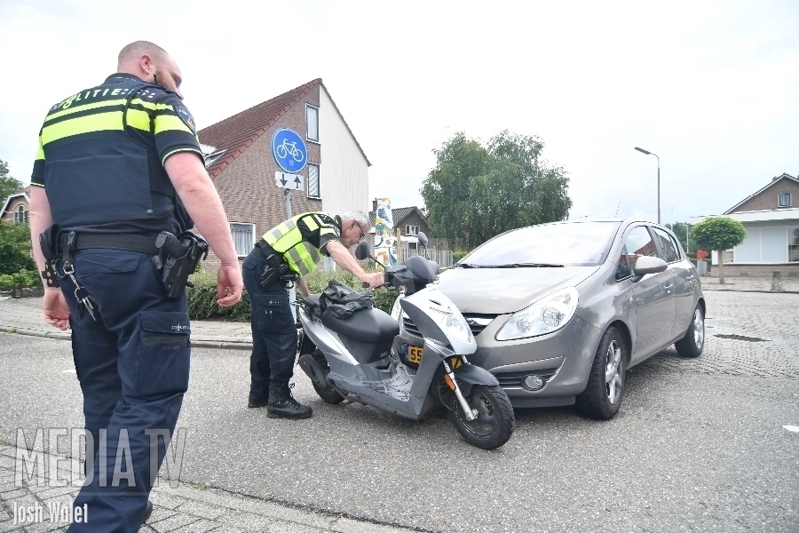 Scooterrijdster gewond na aanrijding in Hazerswoude Rijndijk