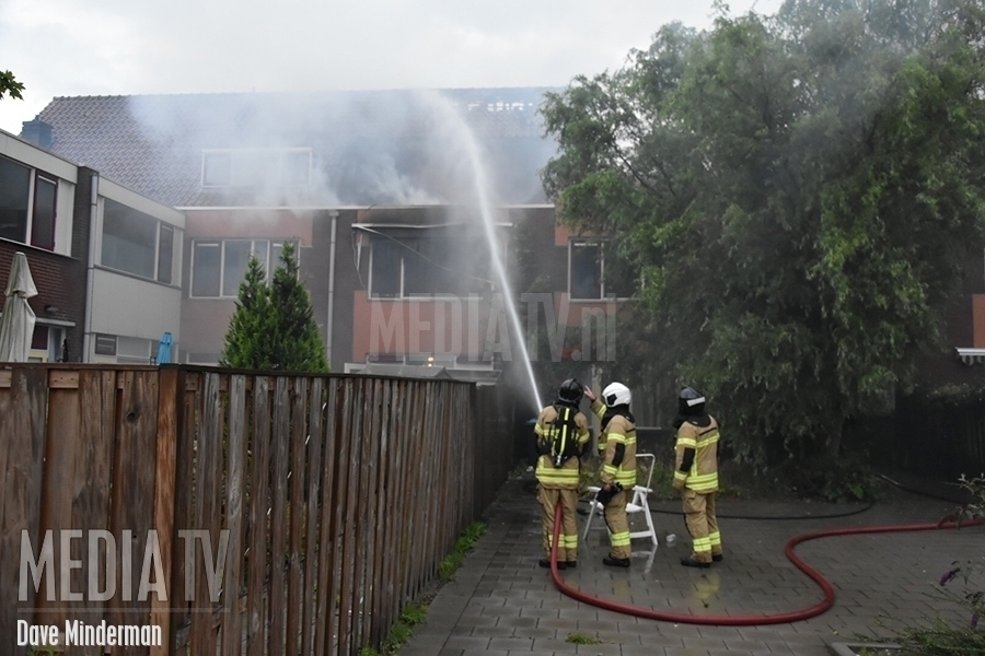 Uitslaande brand woningen Stellingmolen Papendrecht