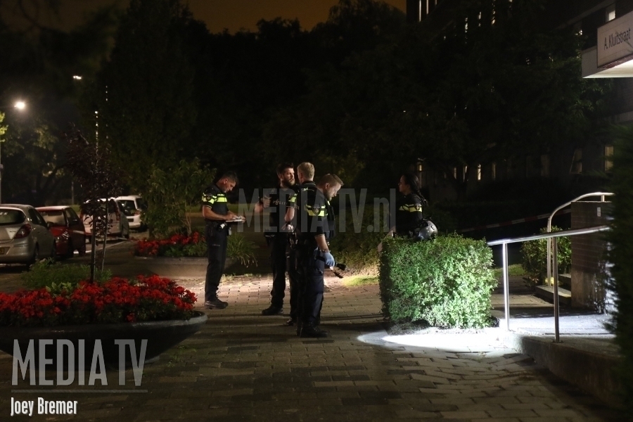 Man zwaargewond na schietpartij Adriaan Kluitstraat Rotterdam (video)
