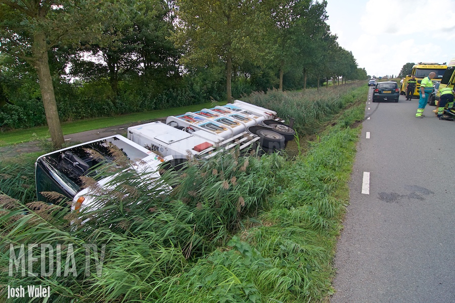 Wespensteek bij chauffeur doet vuilniswagen kantelen in Zevenhoven