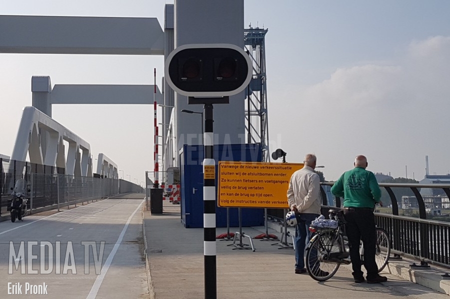 Nieuwe Botlekbrug opengesteld voor (brom)fietsers