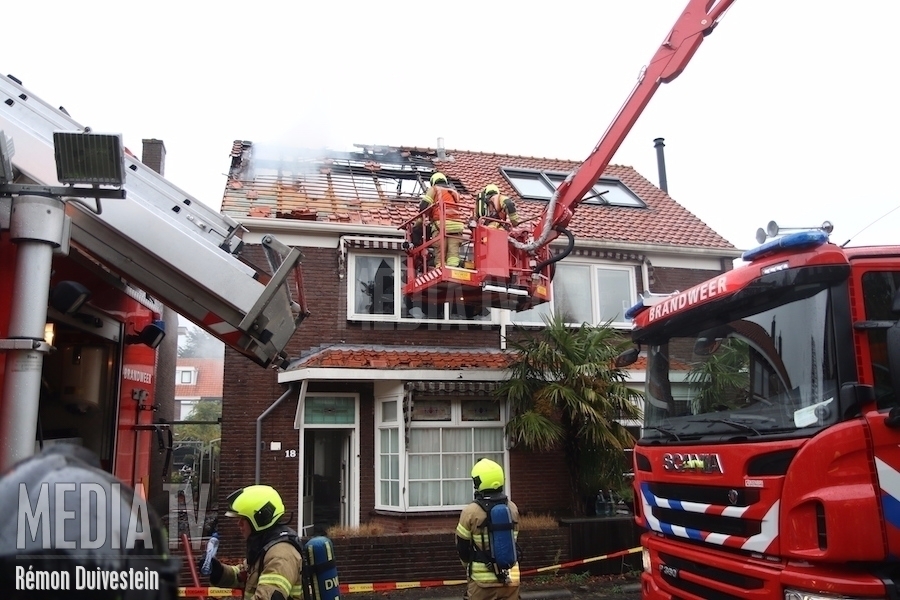 Grote brand na ontploffing in woning Burgemeester Ypeijstraat Sliedrecht (video)