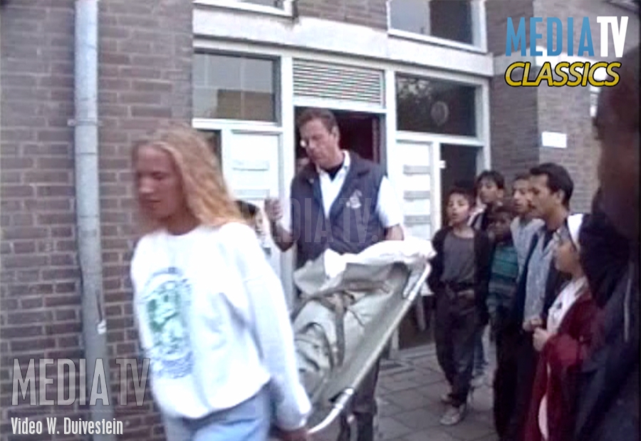 MediaTV Classics (1995): Hond bijt kindje in gezicht Van Meekerenstraat Rotterdam (video)