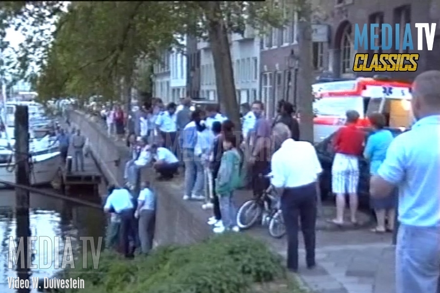 MediaTV Classics (1994): Dronken man raakt te water Achterhaven Rotterdam (video)