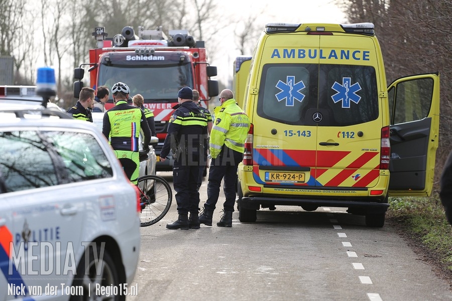 Wielrenner zwaargewond na botsing Rijksstraatweg Delft