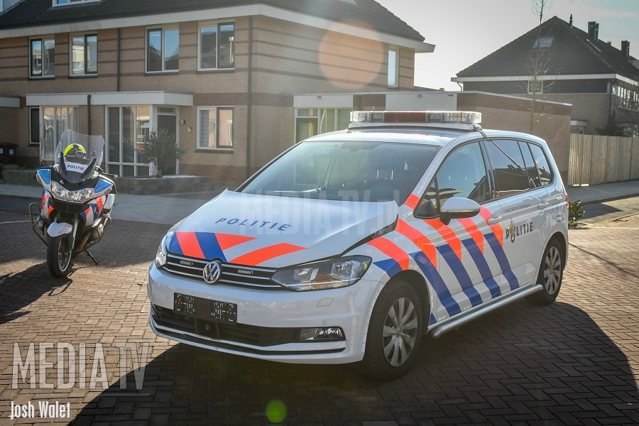 Bromfietser botst met politieauto Evenaar Alphen aan den Rijn
