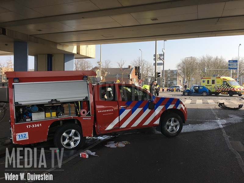 Drie gewonden na aanrijding met brandweerwagen Slinge Rotterdam (video)