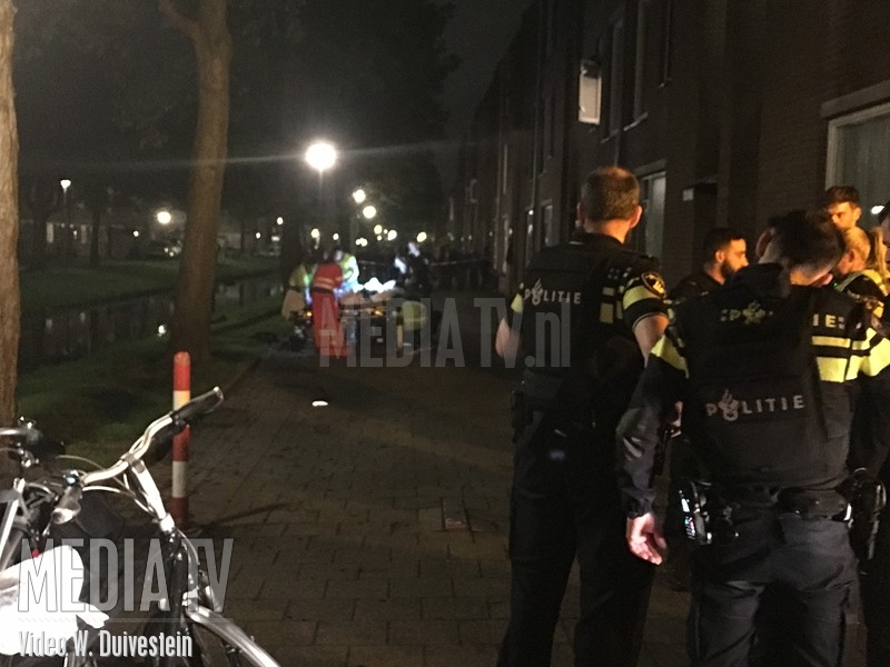 Man in been geschoten bij schietpartij Alerdincksingel Rotterdam (video)