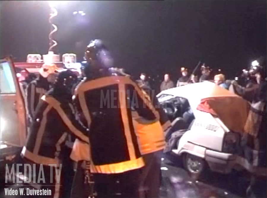 MediaTV Classics (1994): Zwaar ongeval met beknelling Doenkade Rotterdam (video)