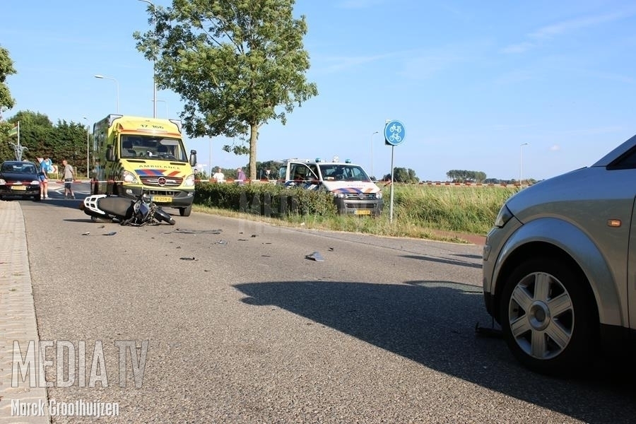 Scooterrijdster gewond na aanrijding met auto Lodderlandsedijk Rockanje