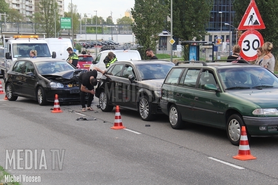 Ongeval met meerdere voertuigen Nieuwe Damlaan Schiedam