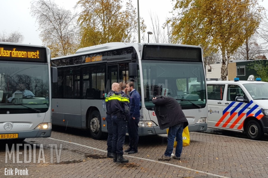 Politie zet lastige OV-reiziger uit bus Olmendreef Vlaardingen