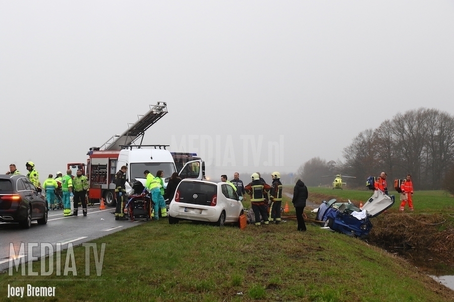 Dode en 5 gewonden bij verkeersongeval op N210 Lekkerkerk (video)