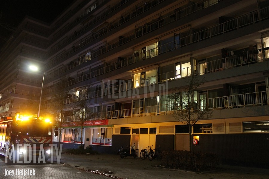Groot alarm voor rookontwikkeling in wooncomplex Sinclair Lewisplaats Rotterdam