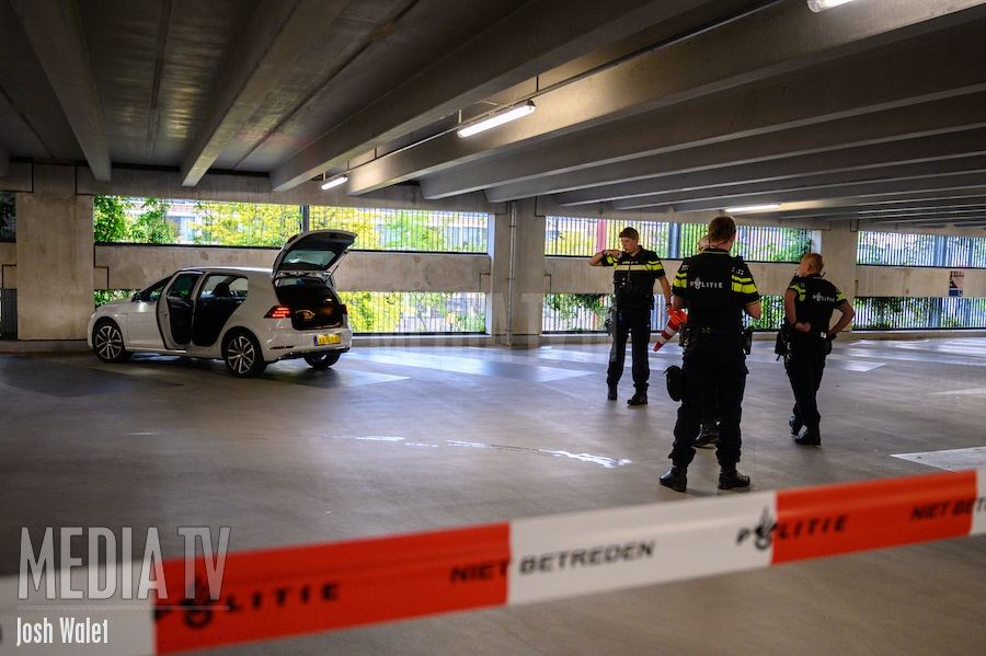 Politie lost schoten bij aanhoudingen in winkelcentrum in Alphen a/d Rijn