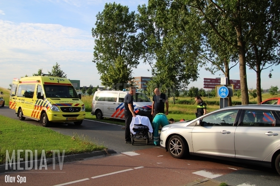 Auto en fietsster in botsing Boterdorpseweg Bergschenhoek