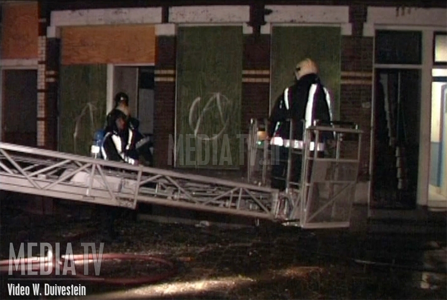 MediaTV Classics: Brand verwoest kraakpand 2e Schansstraat Rotterdam (video)