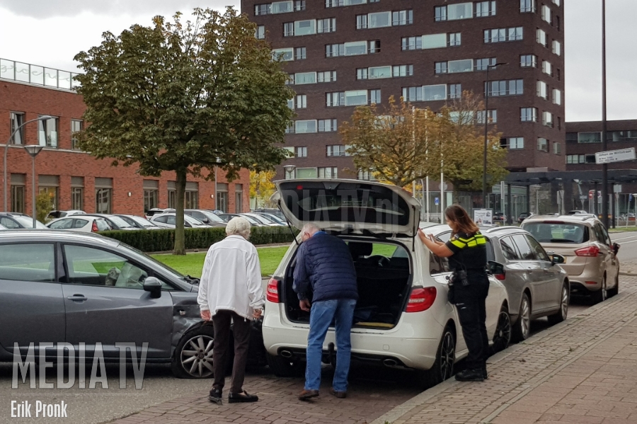 Drie auto's beschadigd bij aanrijding Van Hogendorplaan Vlaardingen