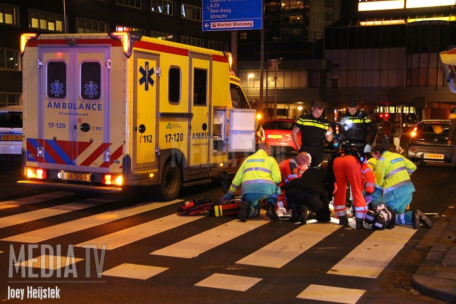 Scooterrijder zwaargewond na bizarre aanrijding Hoofdweg Rotterdam (video)
