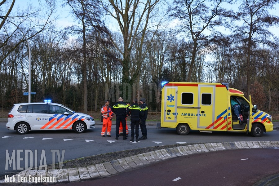 Fietser gewond na aanrijding met auto Laan van Nederhoven Zwijndrecht