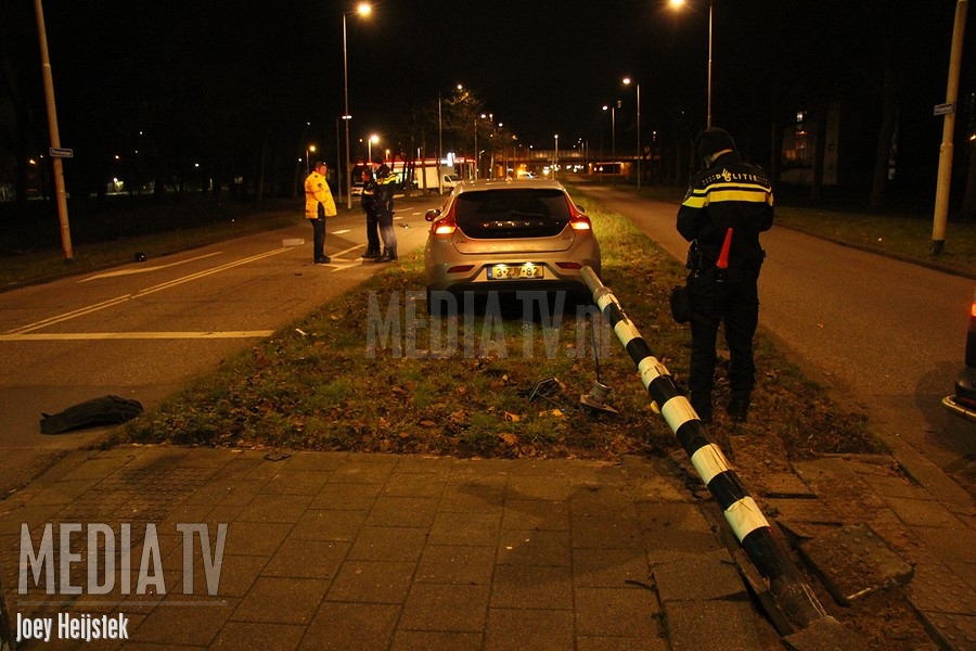 Automobilist crasht na achtervolging Prinsenlaan Rotterdam