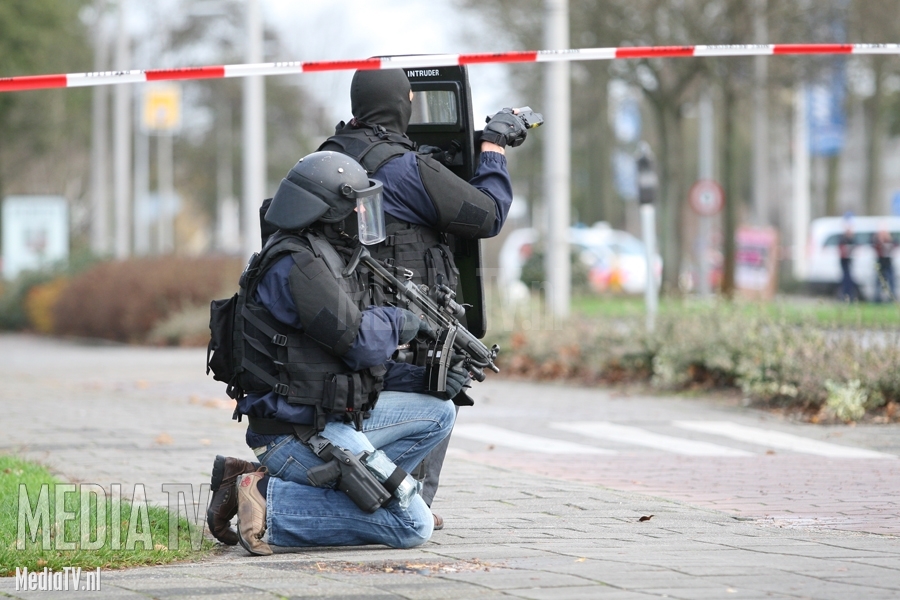Arrestatieteam ingezet na schietpartij Bergweg Rotterdam