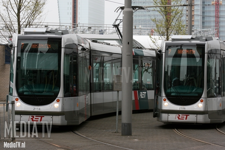 Tram en takelwagen botsen Melanchtonweg Rotterdam
