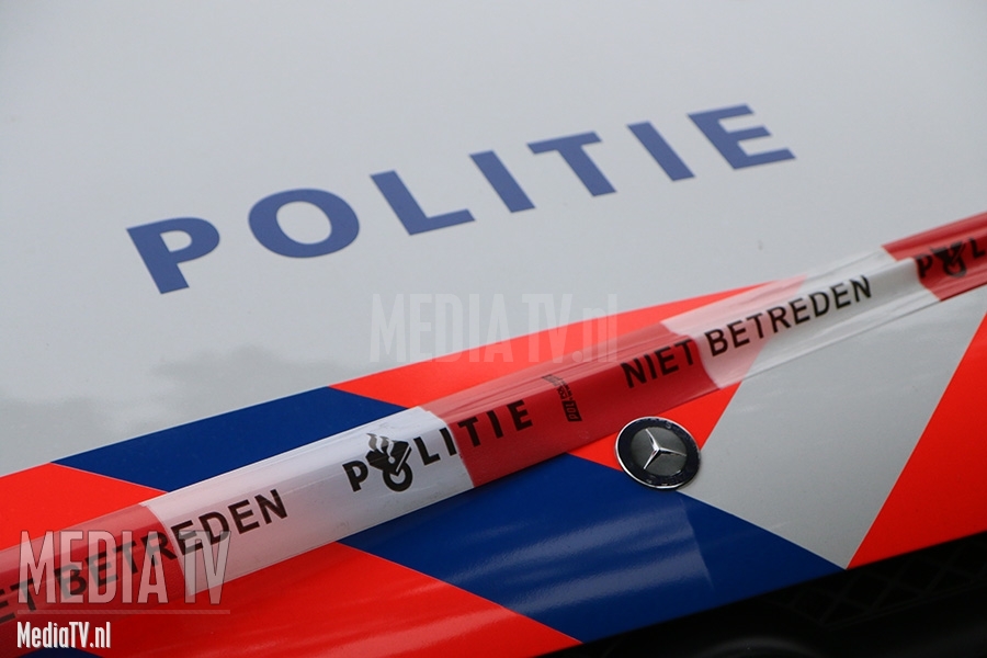 Politie vindt automatisch vuurwapen in woning Meidoornstraat Krimpen a/d IJssel